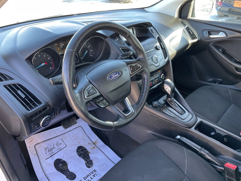 Used 2018 Ford Focus SE w/ Cold Weather Package image 4