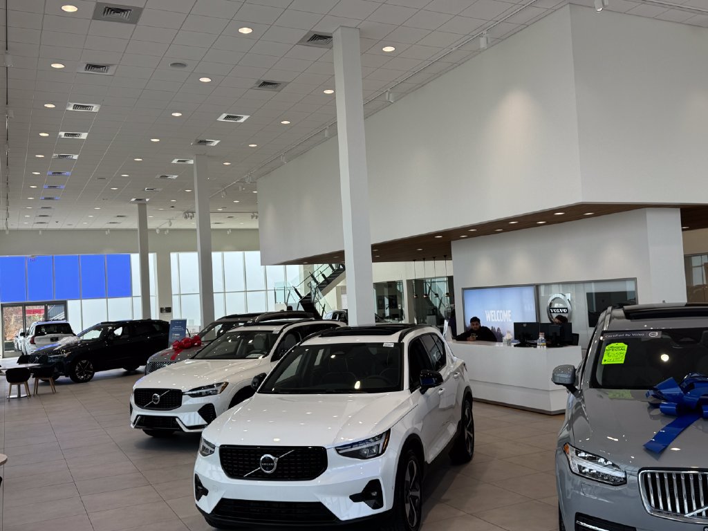 Used 2022 Volvo XC90 T6 Momentum w/ Climate Package AWD/4WD image 5