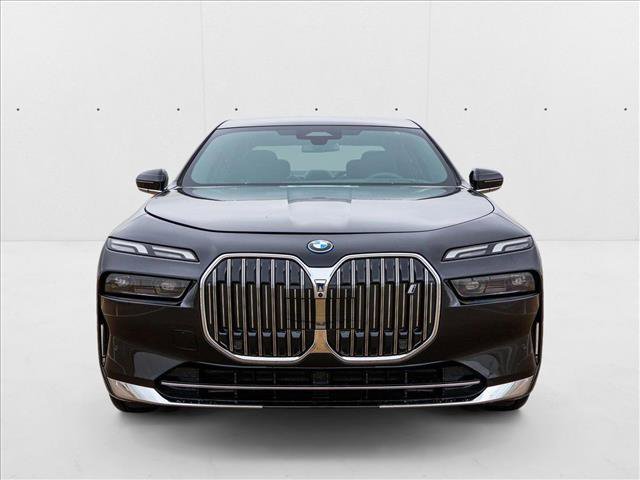 New 2025 BMW i7 eDrive50 w/ Premium Package image 2