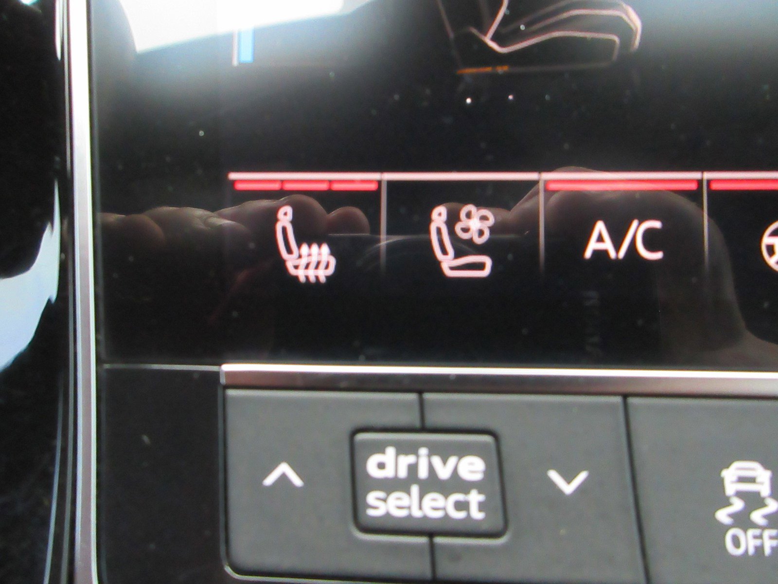 Used 2020 Audi Q8 Premium Plus image 46