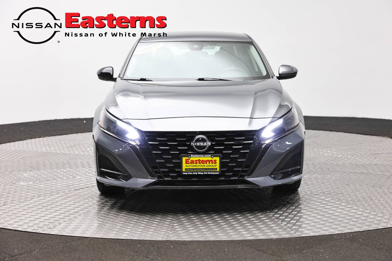 Used 2023 Nissan Altima 2.5 SR AWD/4WD image 2