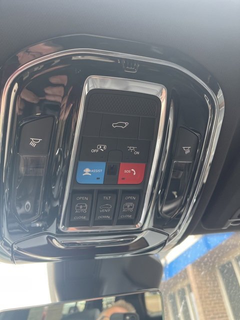 Used 2024 Jeep Grand Cherokee L Overland w/ Luxury Tech Group IV image 12