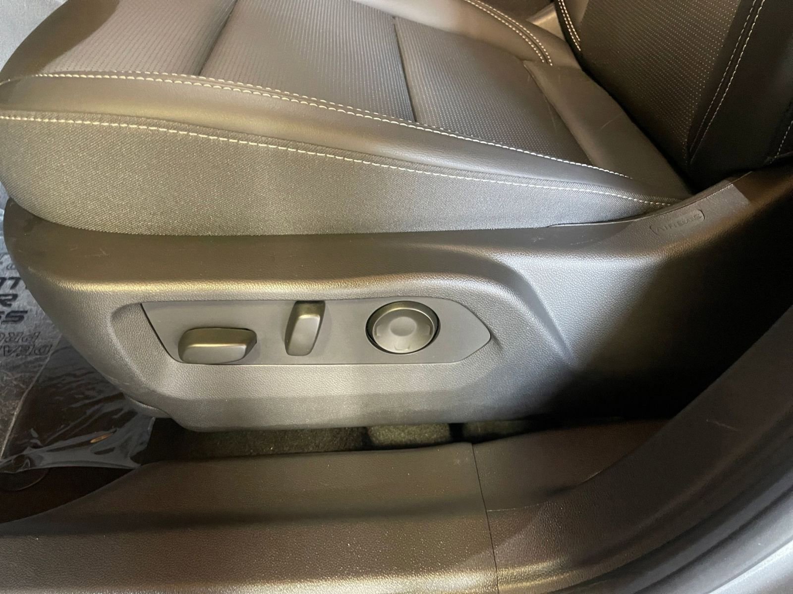 Used 2024 Buick Envision Preferred image 23