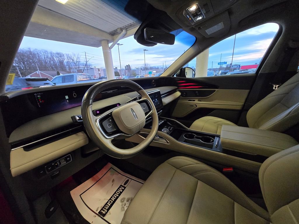 Used 2024 Lincoln Nautilus Premier w/ Equipment Group 102A image 11