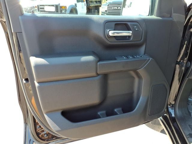 Used 2023 Chevrolet Silverado 1500 Custom AWD/4WD image 16