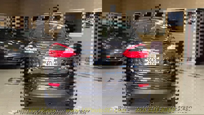 Used 2018 Ford Focus SE FWD image 7