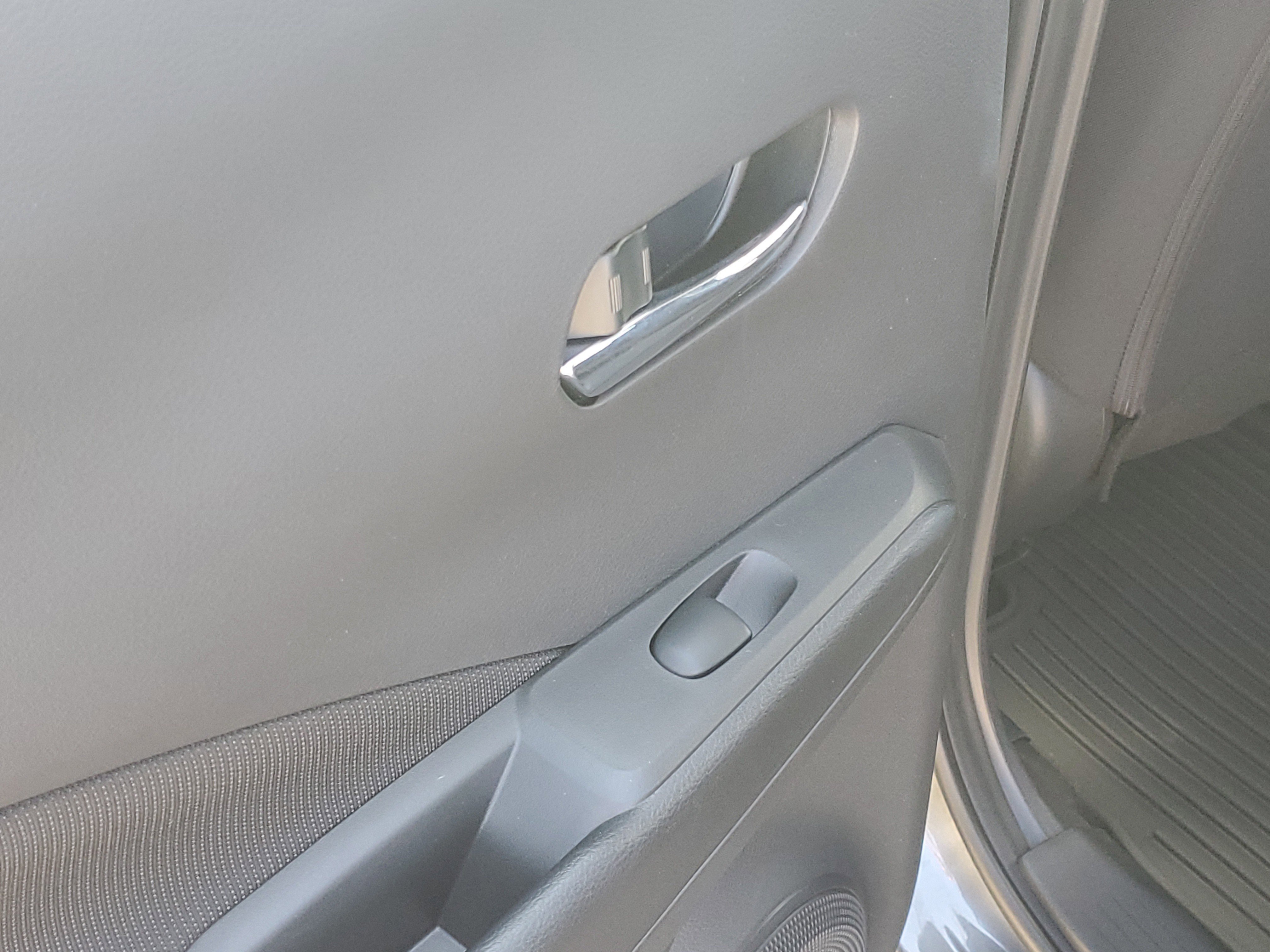 Used 2022 Nissan Kicks SV FWD image 13
