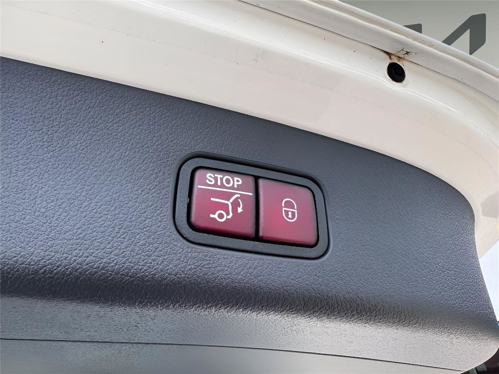 Used 2023 Mercedes-Benz GLC 300 4MATIC image 8