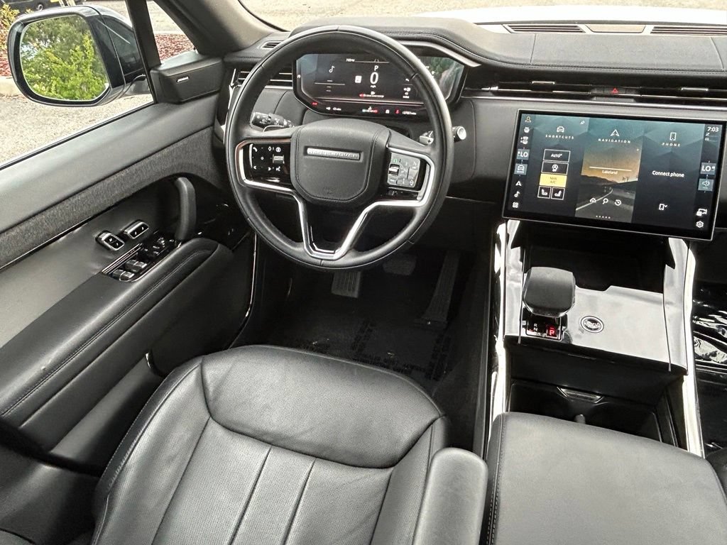 Used 2025 Land Rover Range Rover Sport SE AWD/4WD image 9