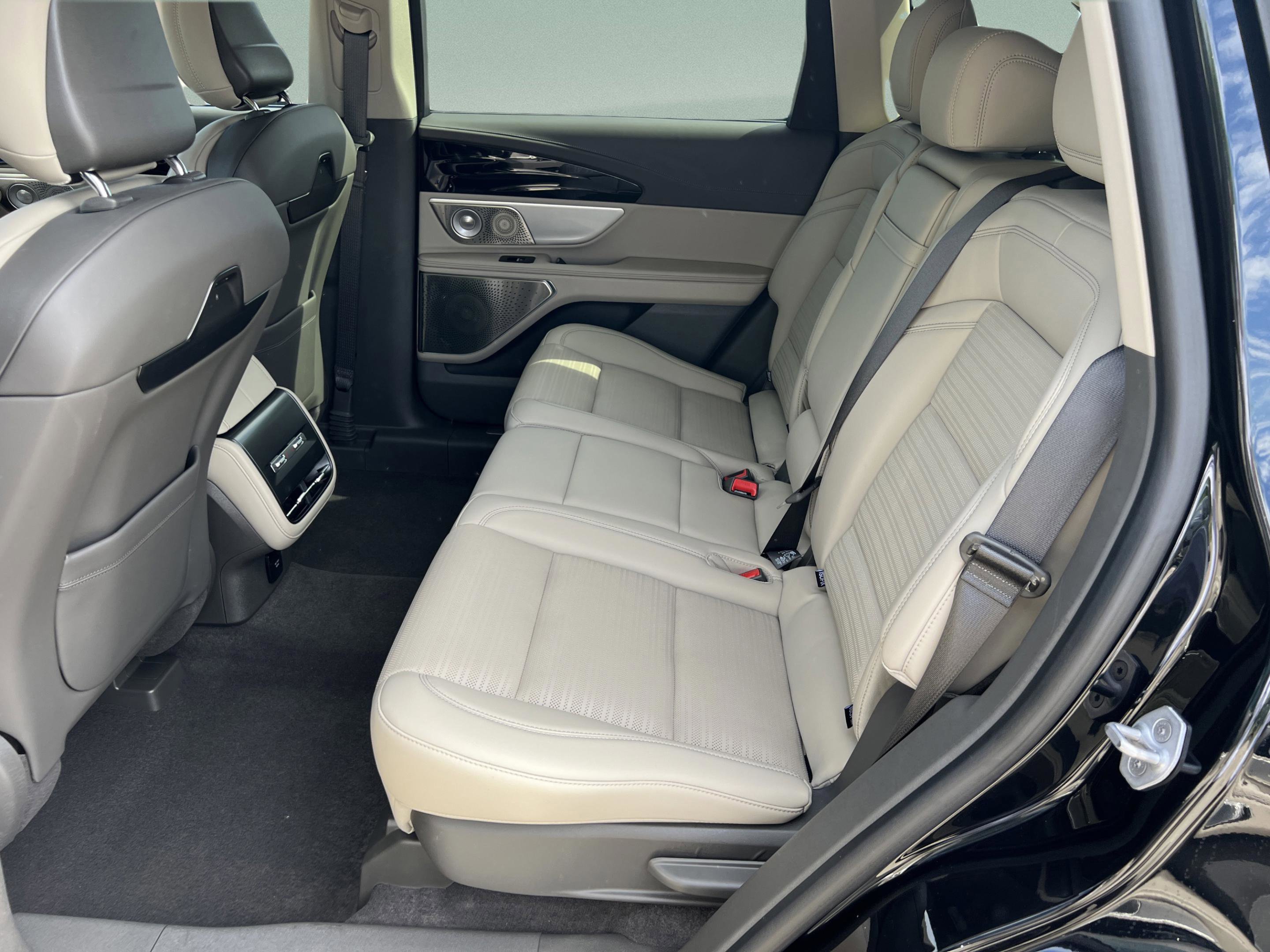 New 2025 Lincoln Nautilus Reserve image 16