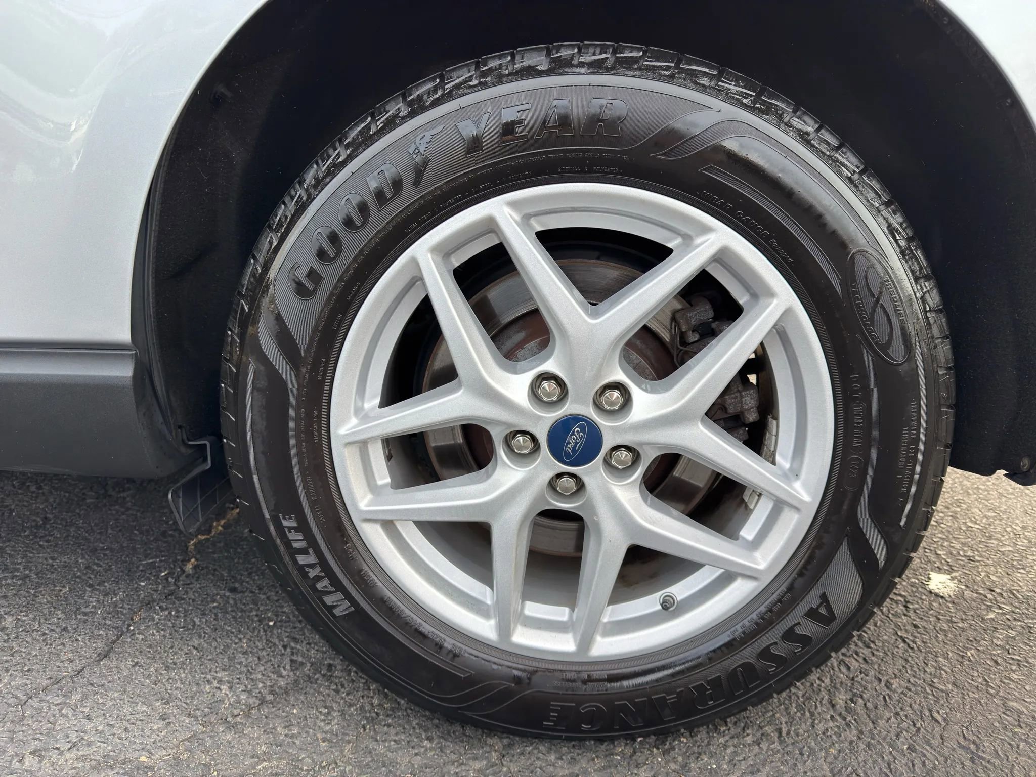 Used 2021 Ford Edge SEL w/ Cargo Accessory Package image 11