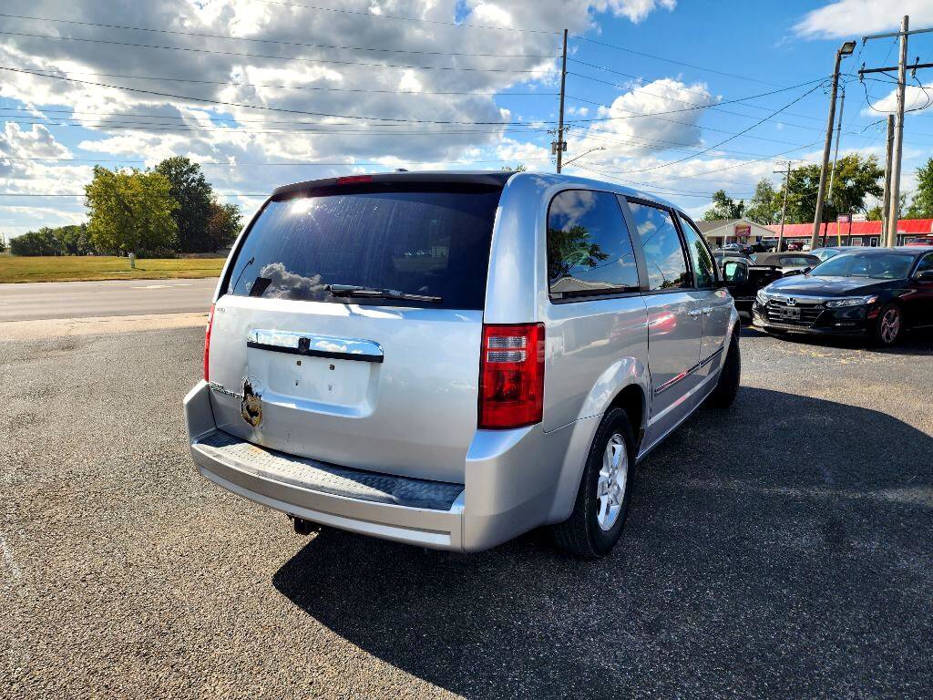 Used 2008 Dodge Grand Caravan SXT image 3