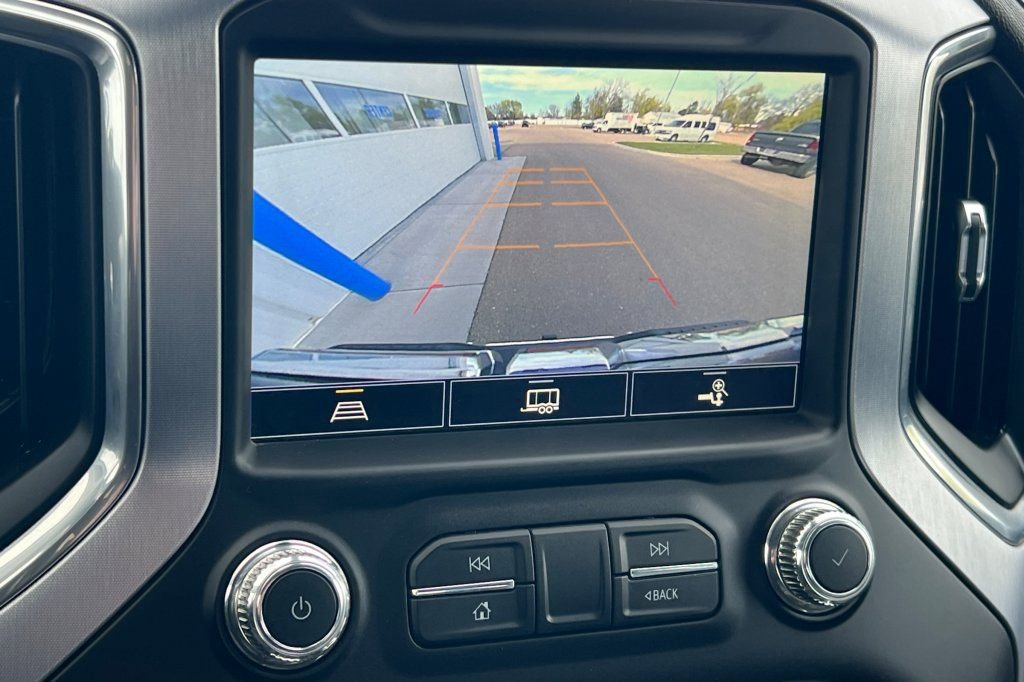 Used 2021 GMC Sierra 1500 SLT w/ SLT Premium Plus Package AWD/4WD image 16