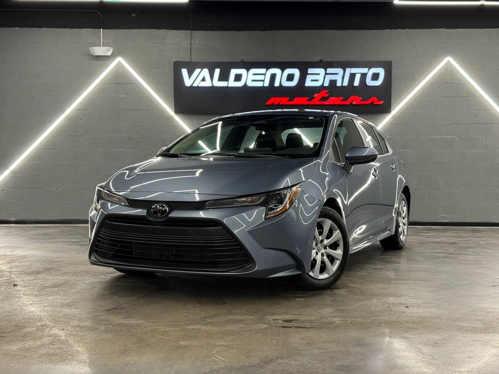 Used 2023 Toyota Corolla LE FWD video 1