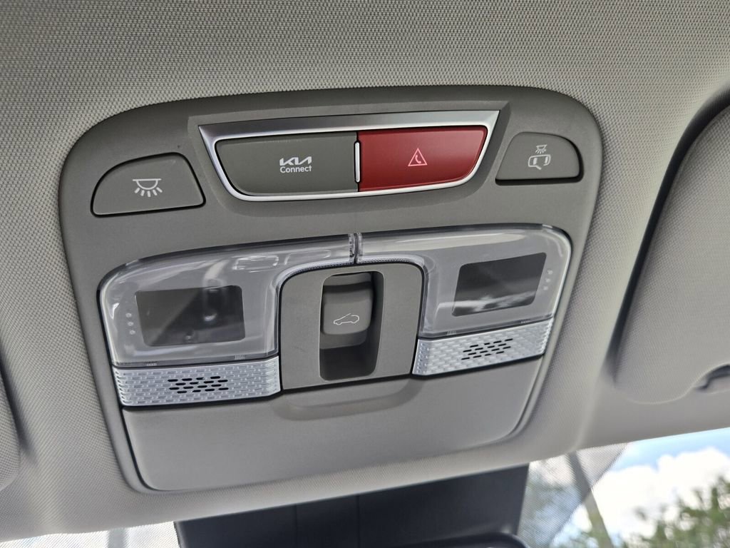 Used 2025 Kia Telluride EX w/ EX Captain's Chair Package FWD image 23