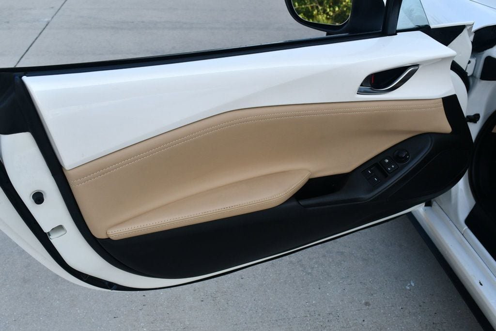 Used 2024 MAZDA MX-5 Miata Grand Touring RWD image 46