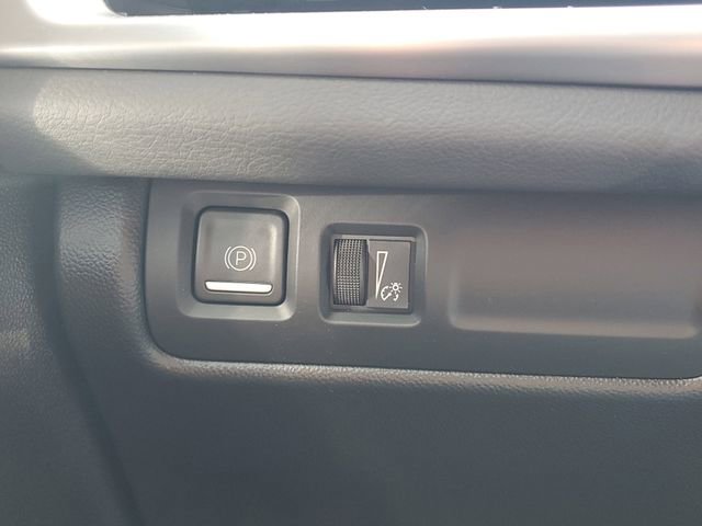 Used 2024 Cadillac XT4 Premium Luxury image 27