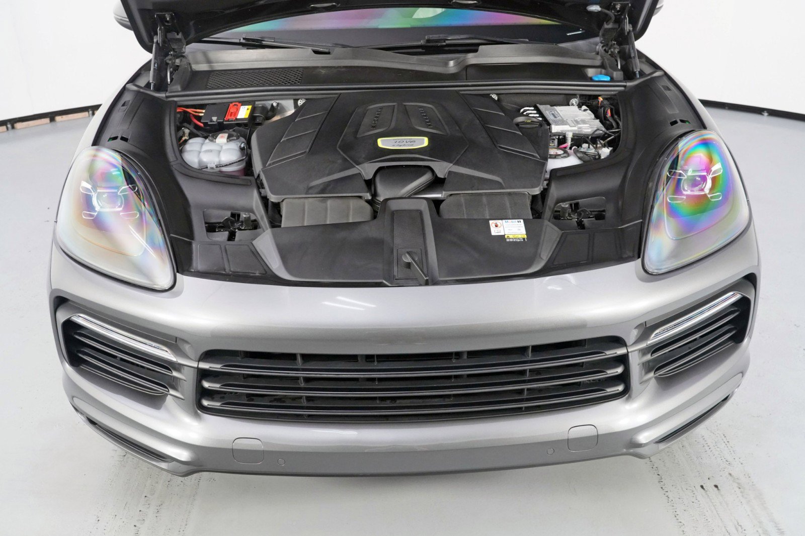 Used 2023 Porsche Cayenne E-Hybrid image 8