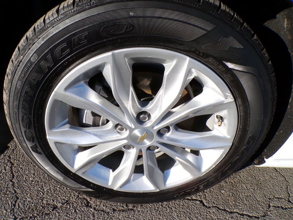 Used 2024 Chevrolet Malibu LT image 18