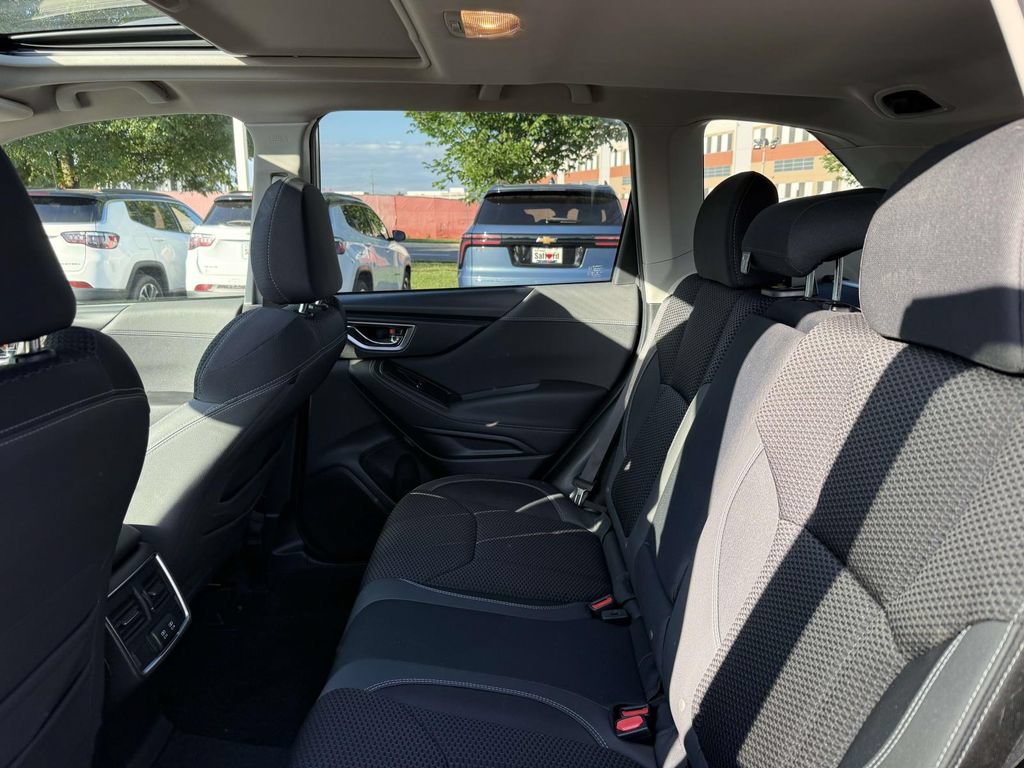 Used 2019 Subaru Forester Premium AWD/4WD image 17