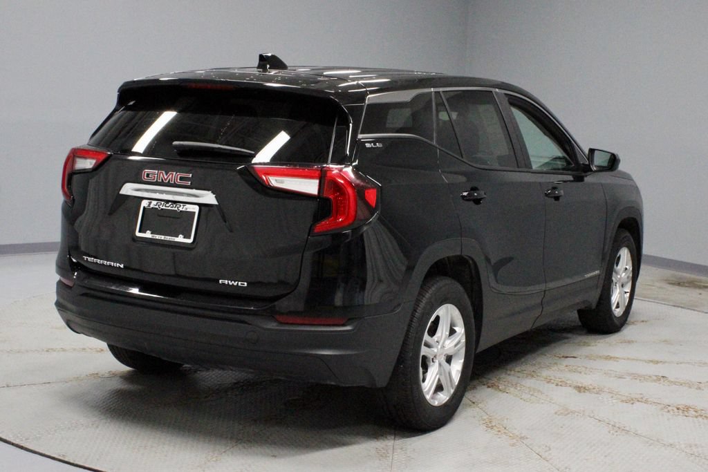 Used 2024 GMC Terrain SLE AWD/4WD image 10