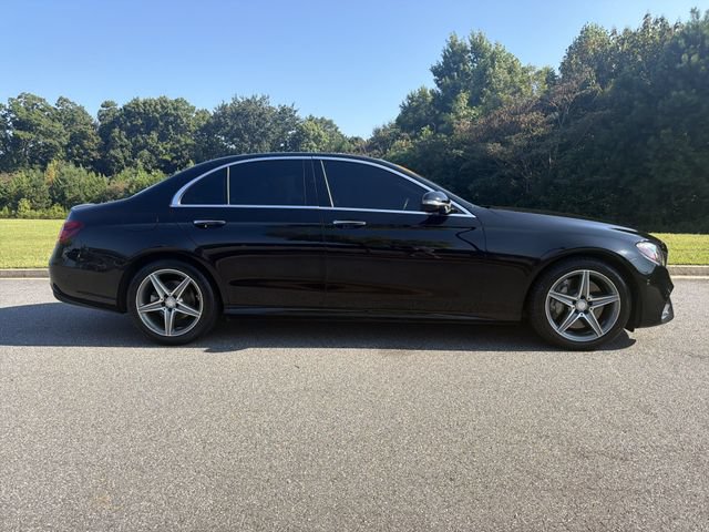 Used 2017 Mercedes-Benz E 300 4MATIC image 2