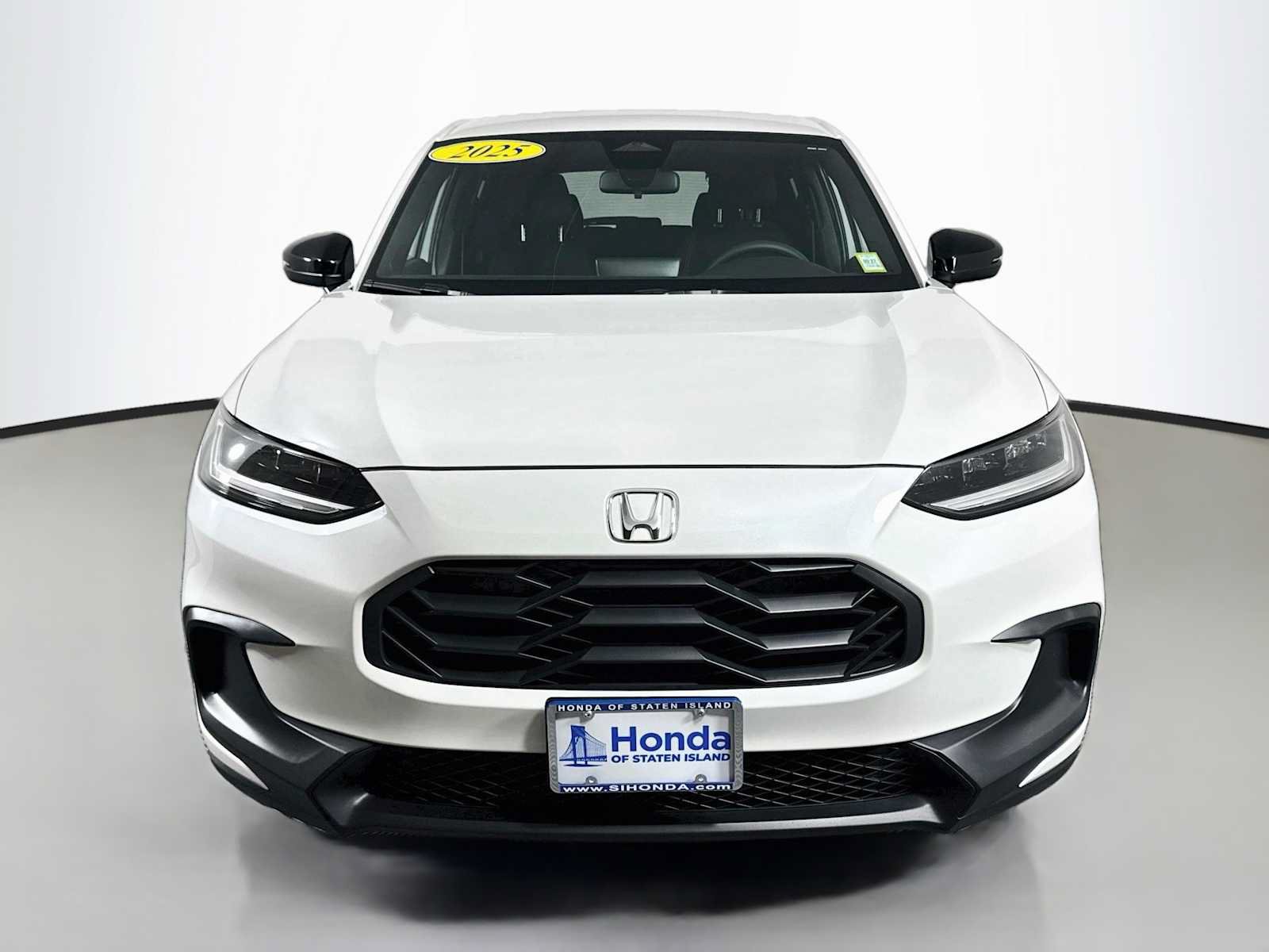 Used 2025 Honda HR-V Sport image 2