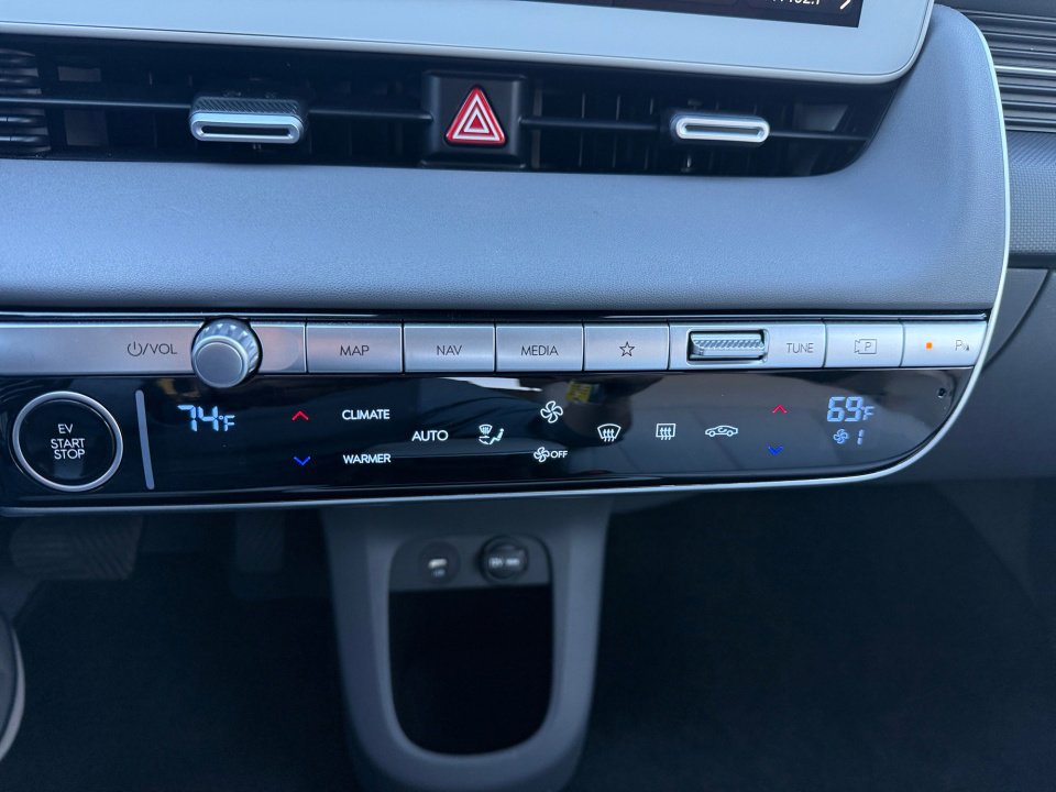 Certified 2024 Hyundai Ioniq 5 Limited image 18