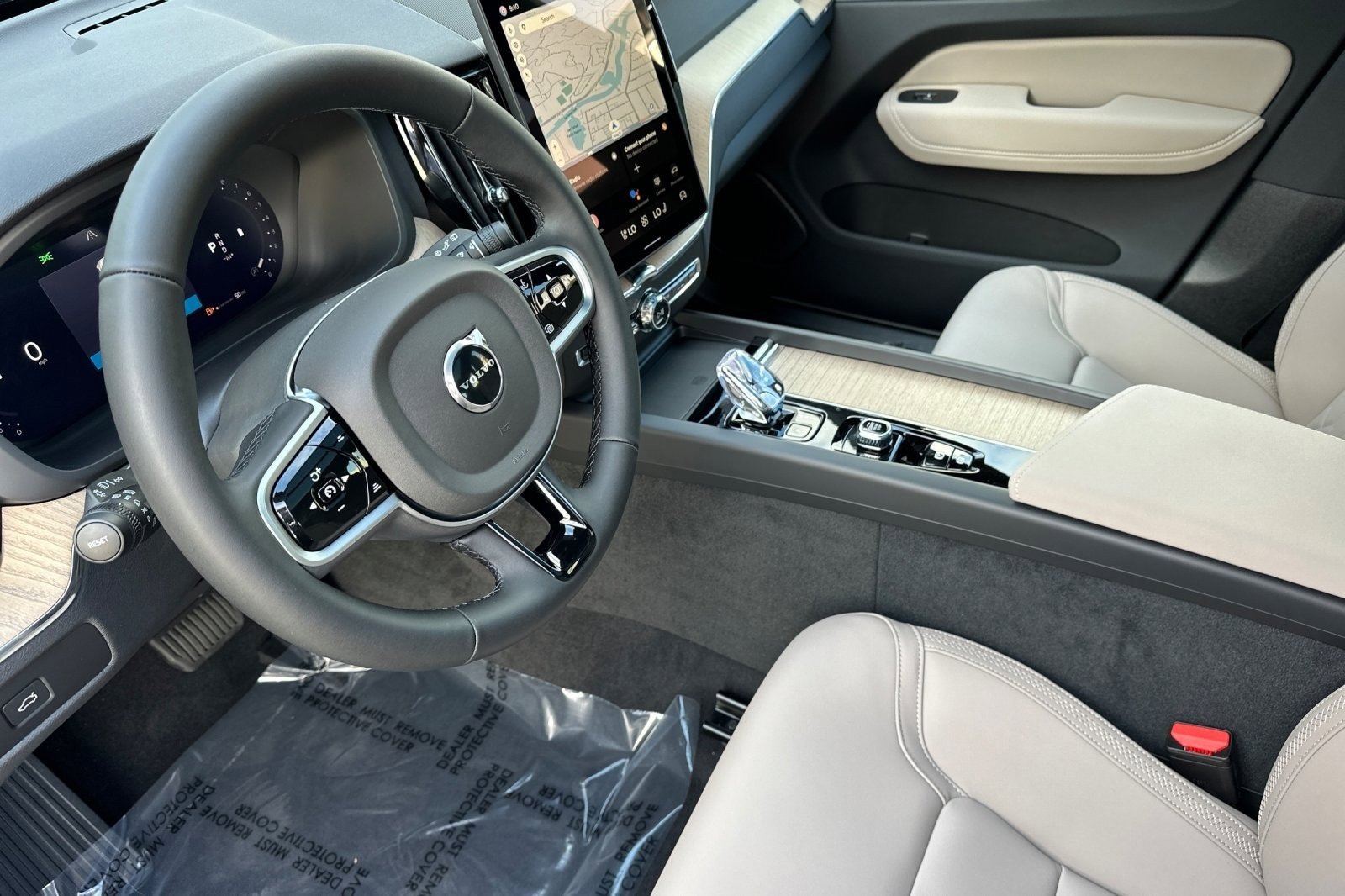 New 2026 Volvo XC60 B5 Plus w/ Protection Package Premier image 13