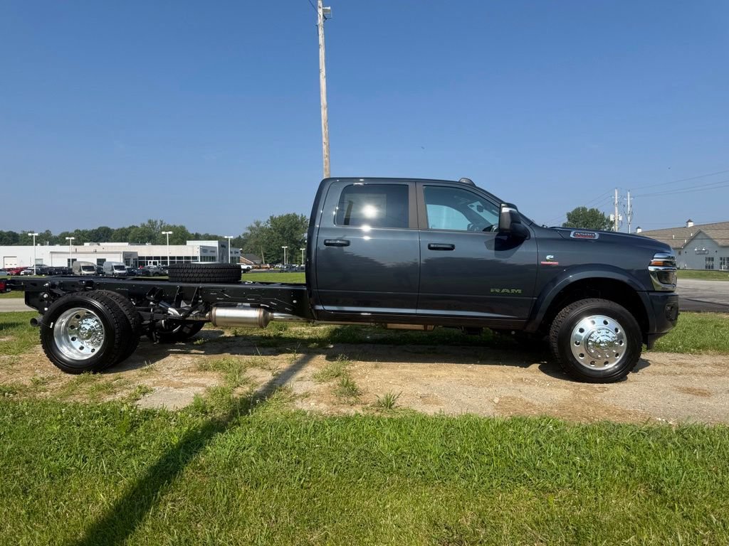 New 2026 RAM 5500 4x4 Crew Cab w/ Laramie Trim Package image 2
