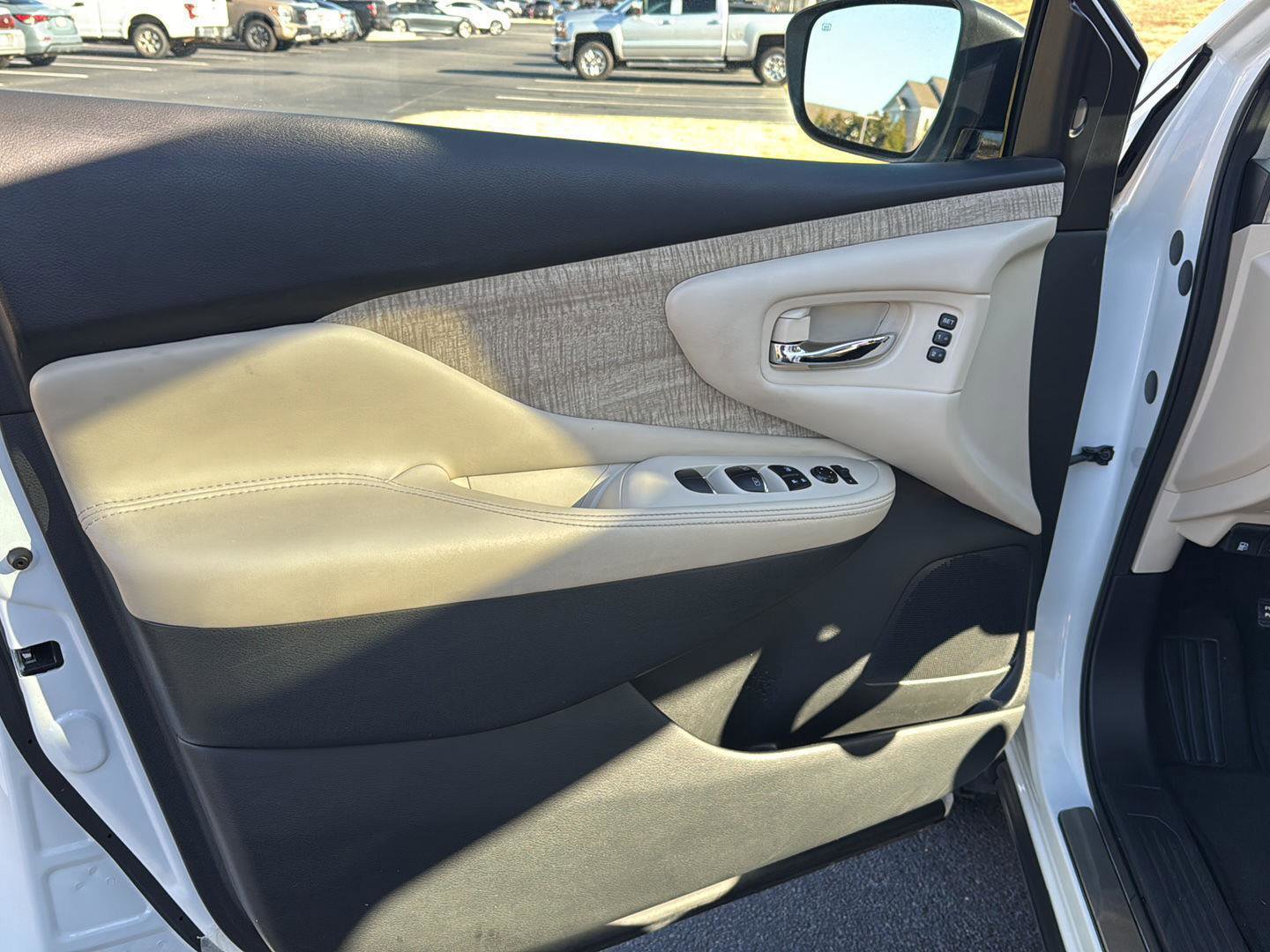 Used 2023 Nissan Murano SL w/ SL Moonroof Package image 14