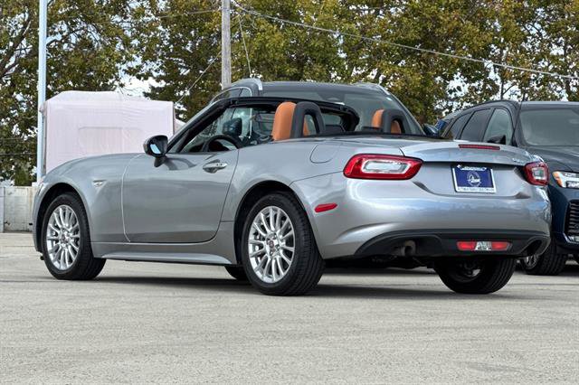 Used 2017 FIAT 124 Spider Classica RWD image 5