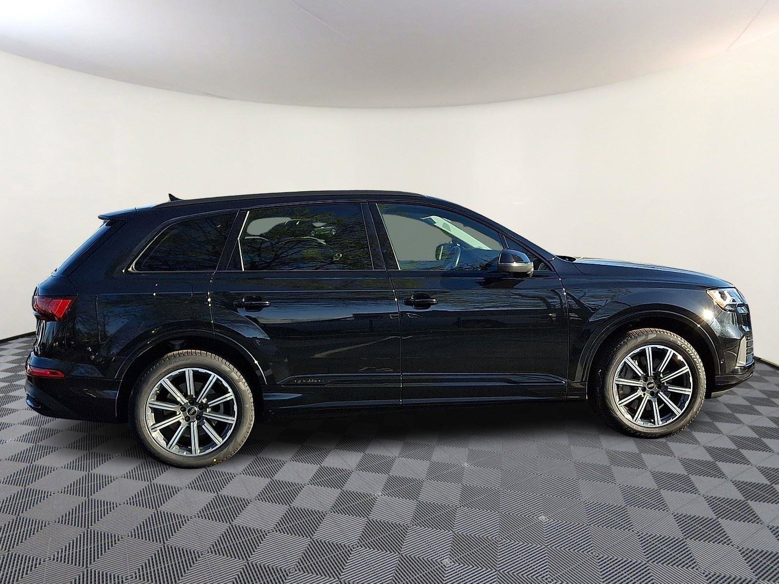 Used 2023 Audi Q7 Premium Plus w/ Premium Plus Package image 7