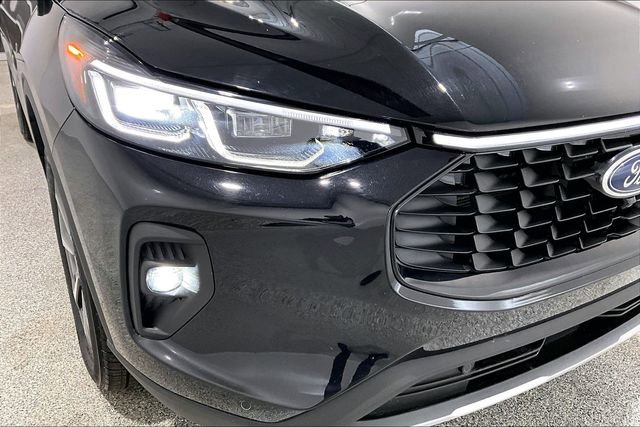 Used 2024 Ford Escape Platinum AWD/4WD image 32