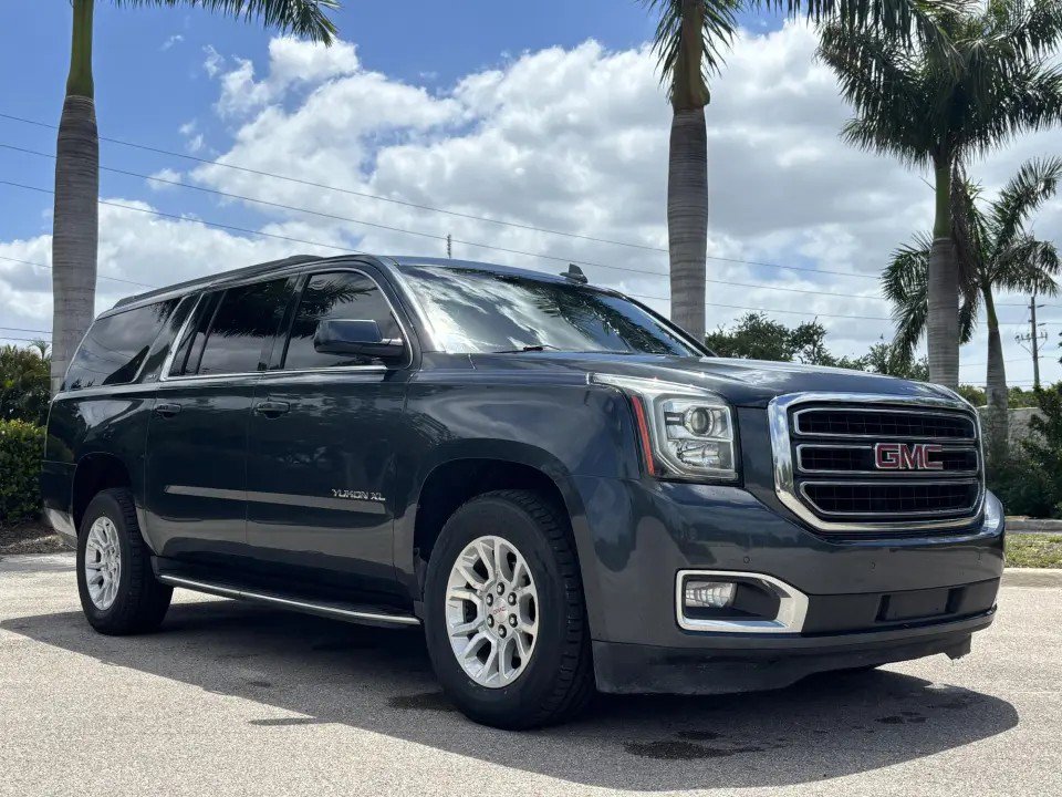 Used 2019 GMC Yukon XL SLT AWD/4WD image 4