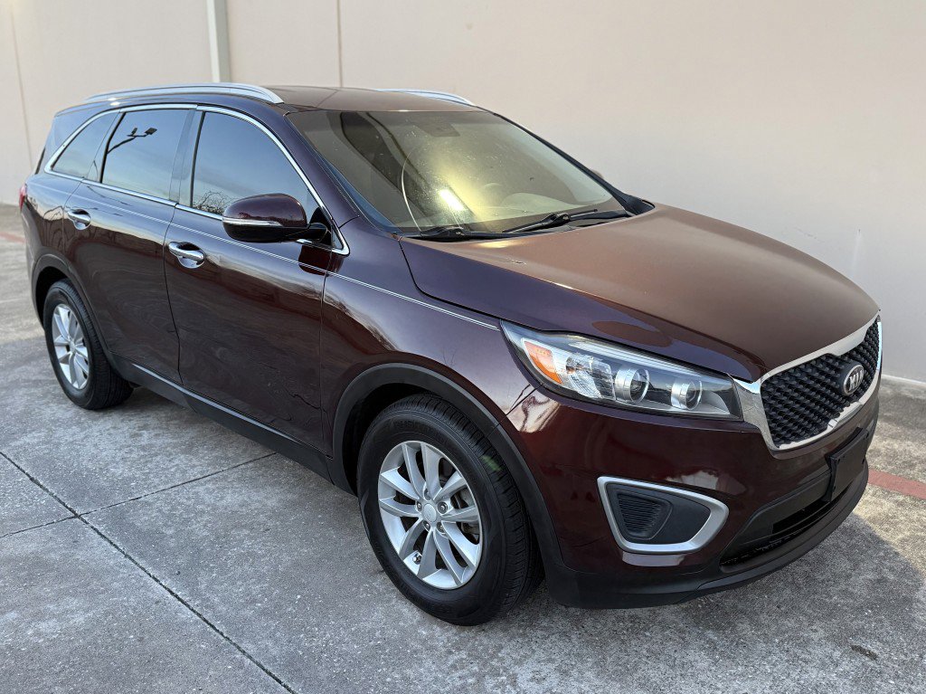 Used 2018 Kia Sorento LX image 1