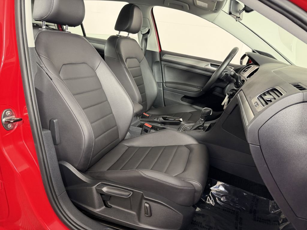 Used 2015 Volkswagen Golf SE w/ Lighting Package image 18