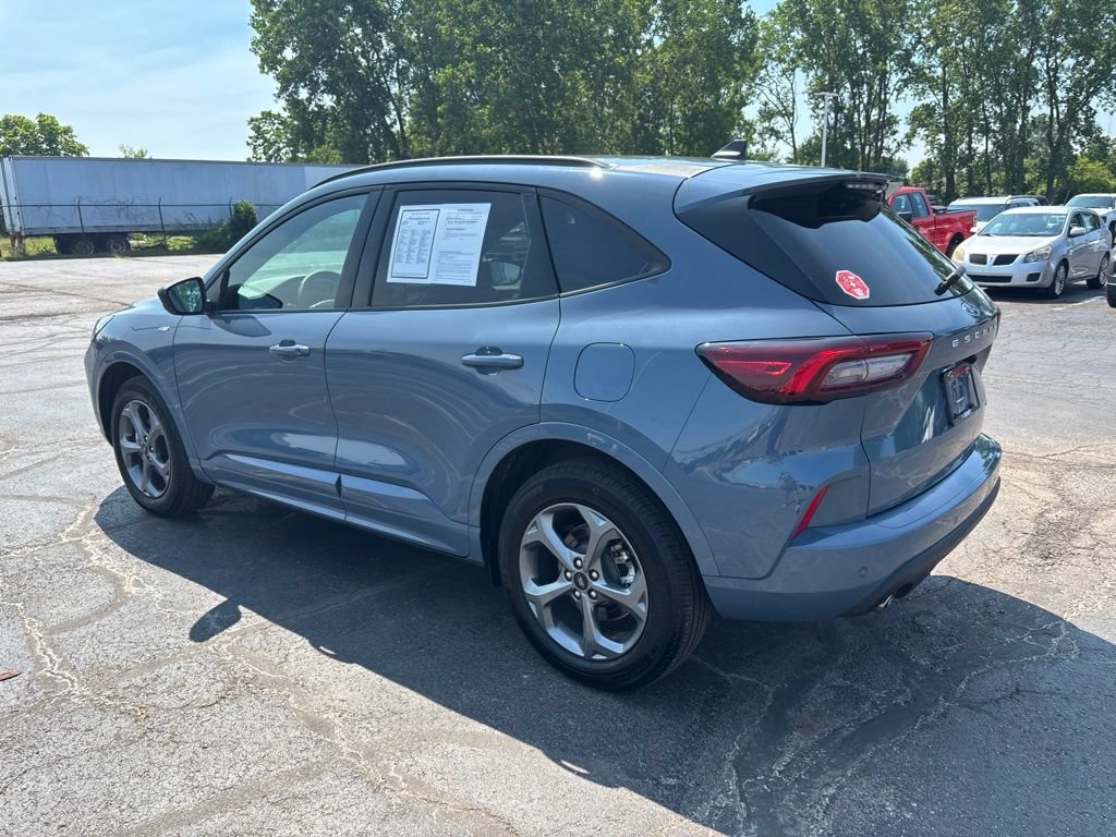 Used 2024 Ford Escape ST-Line w/ Tech Pack #1 AWD/4WD image 3