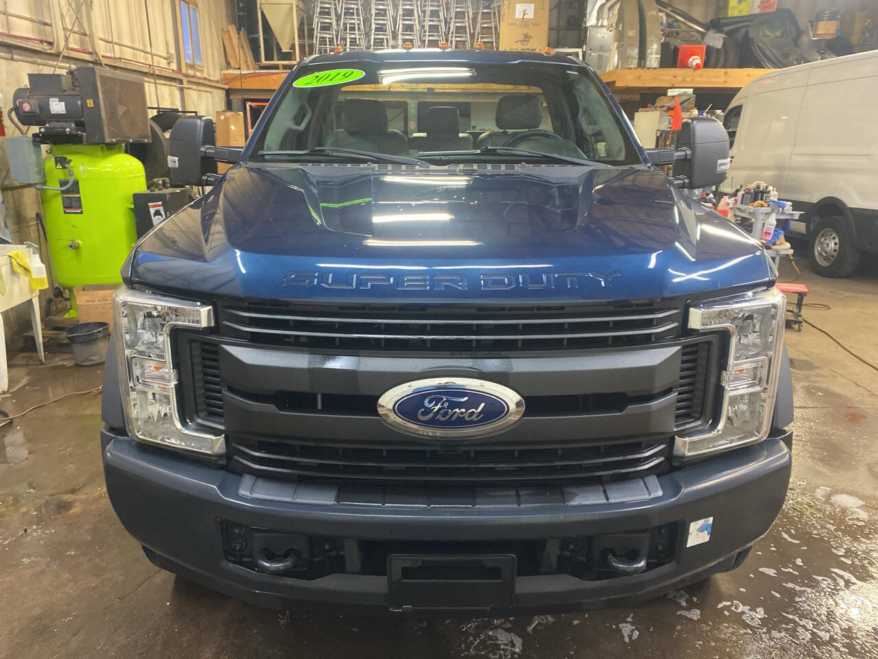 Used 2019 Ford F550 2WD Regular Cab Super Duty image 12