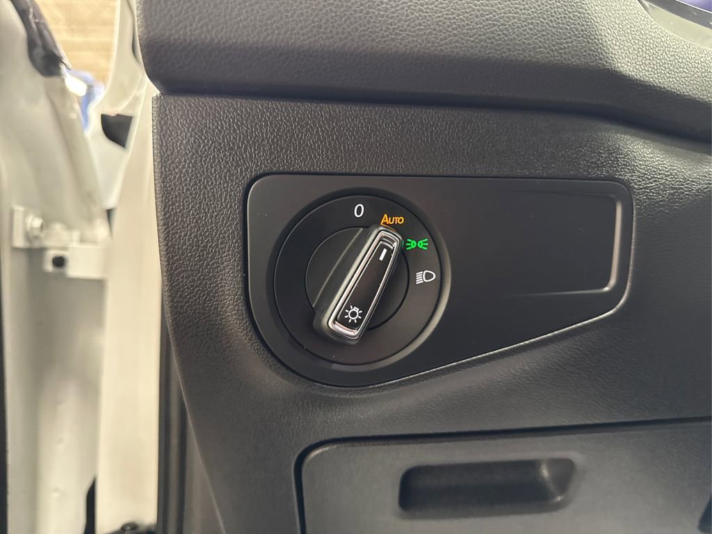 Used 2022 Volkswagen Tiguan SE image 26