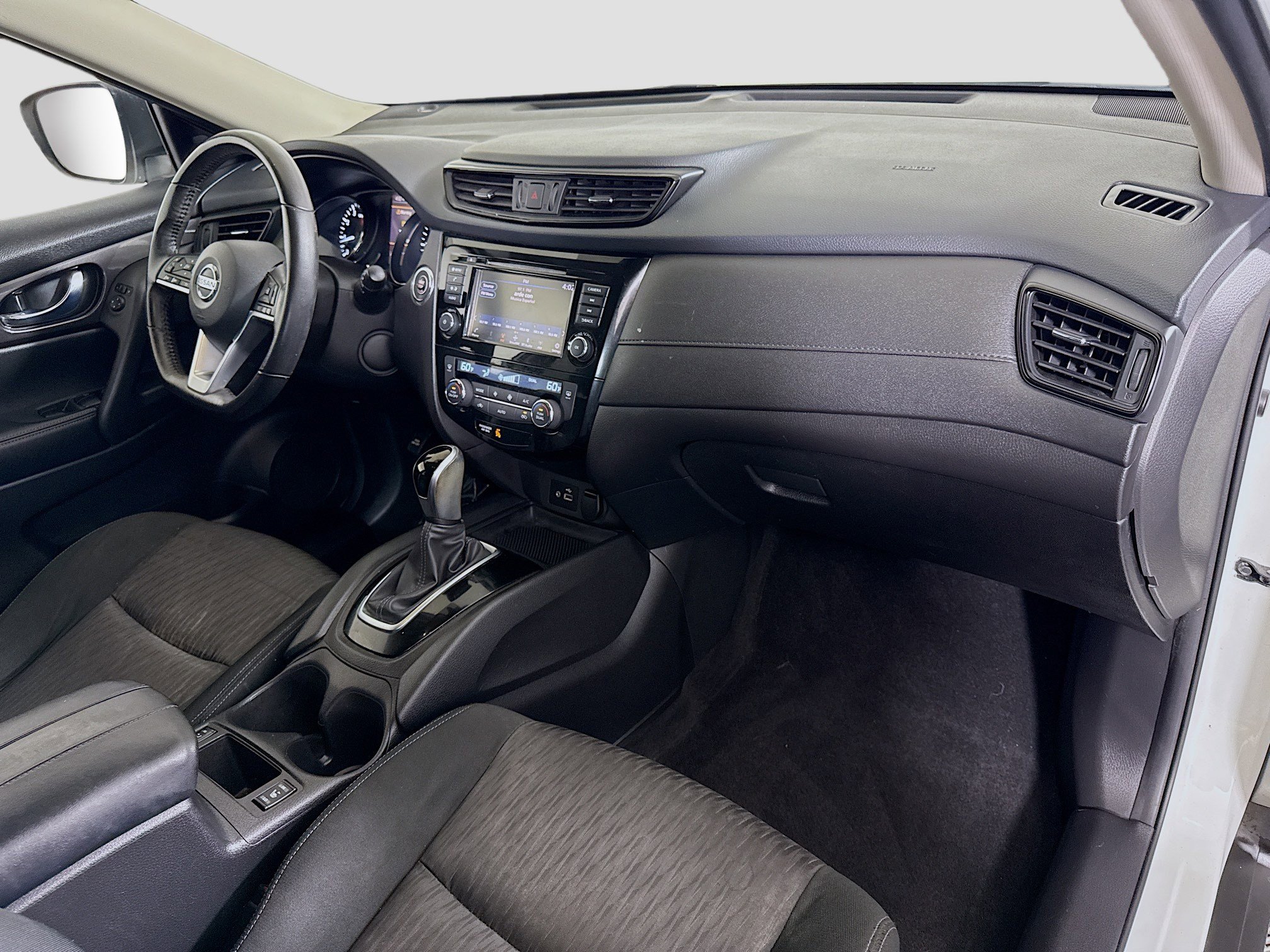 Used 2019 Nissan Rogue SV image 30