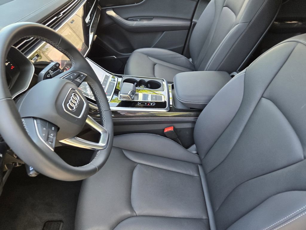 Certified 2025 Audi Q7 3.0T Premium Plus image 14