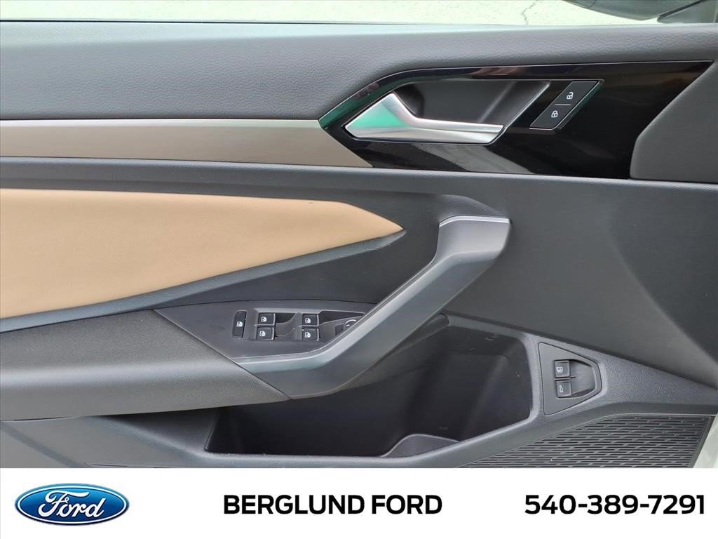 Used 2021 Volkswagen Jetta SEL Premium FWD image 16