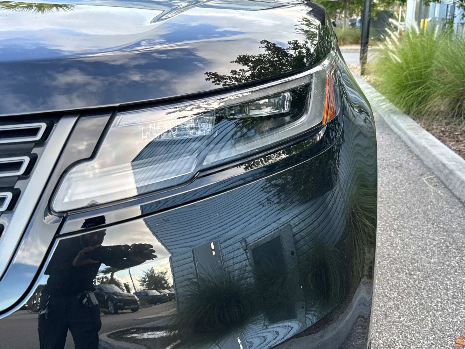 New 2026 Land Rover Range Rover Velar Dynamic SE image 9