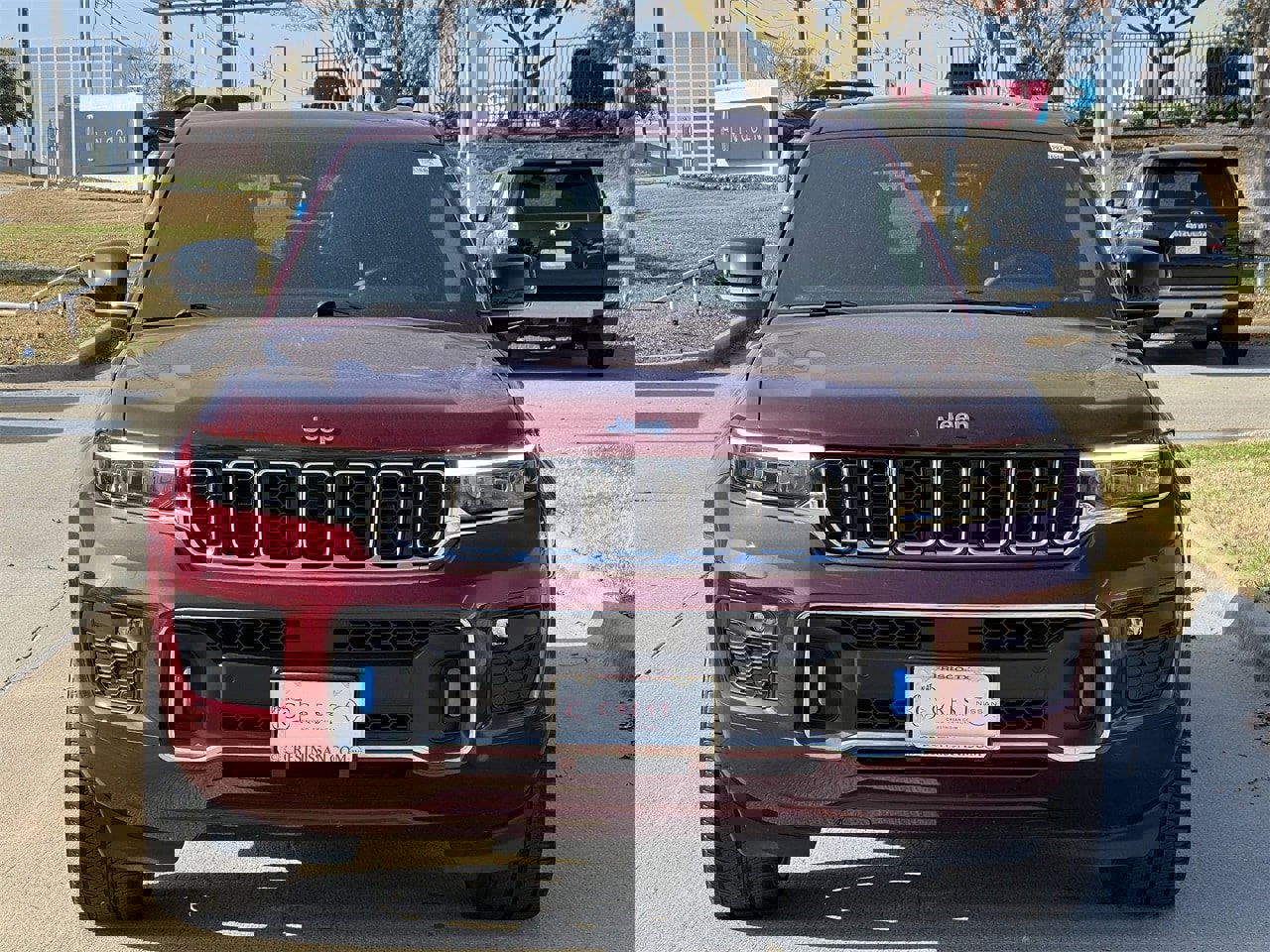 Used 2023 Jeep Grand Cherokee Overland w/ Luxury Tech Group IV image 8