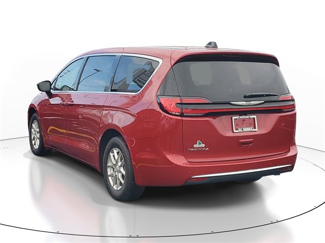 New 2026 Chrysler Pacifica Select image 3