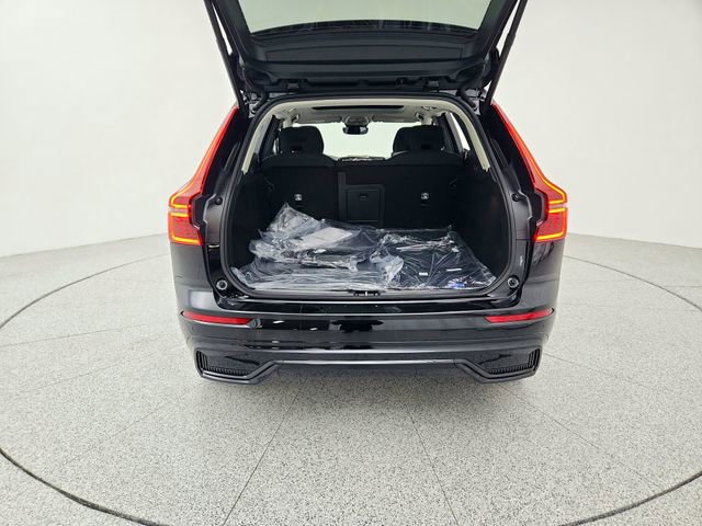 New 2026 Volvo XC60 B5 Plus w/ Climate Package image 15