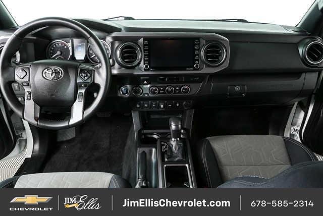 Used 2022 Toyota Tacoma TRD Sport w/ Technology Package AWD/4WD image 17