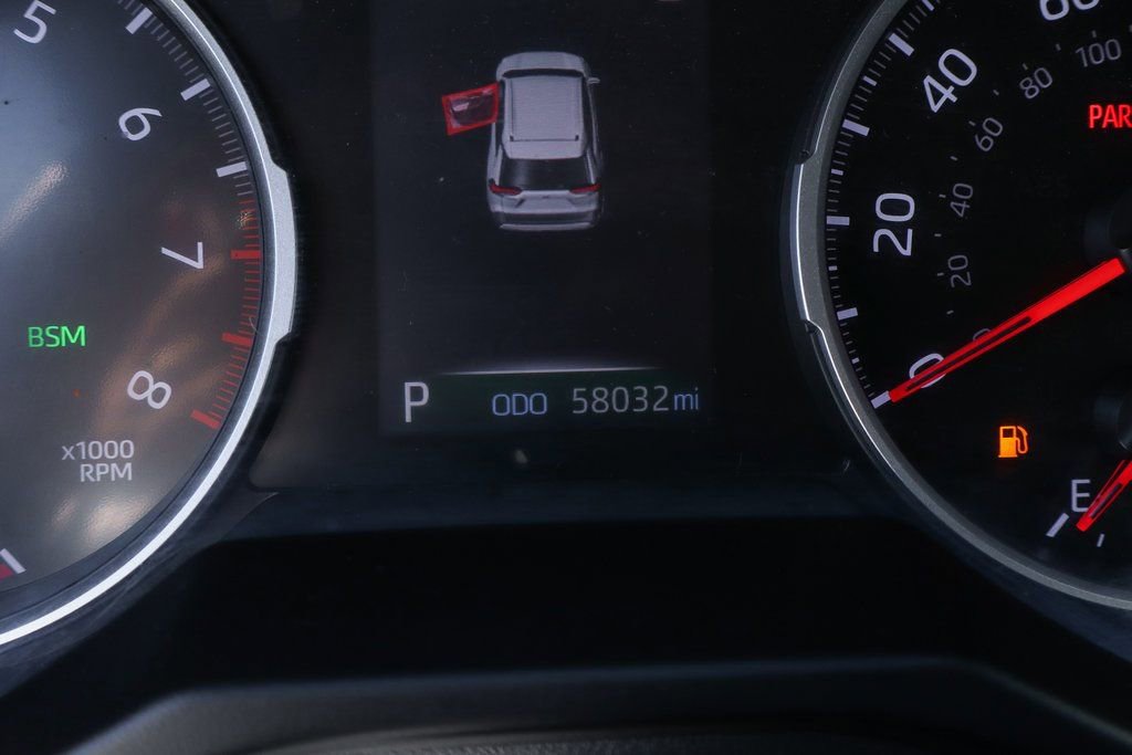 Used 2021 Toyota RAV4 XLE image 22