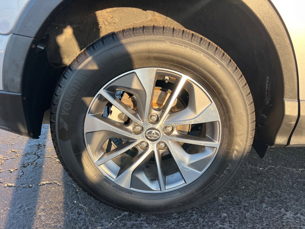 Used 2018 Toyota RAV4 Adventure image 39